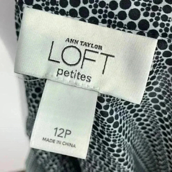 Ann Taylor Loft top size 12P black white geometric - Picture 8 of 10